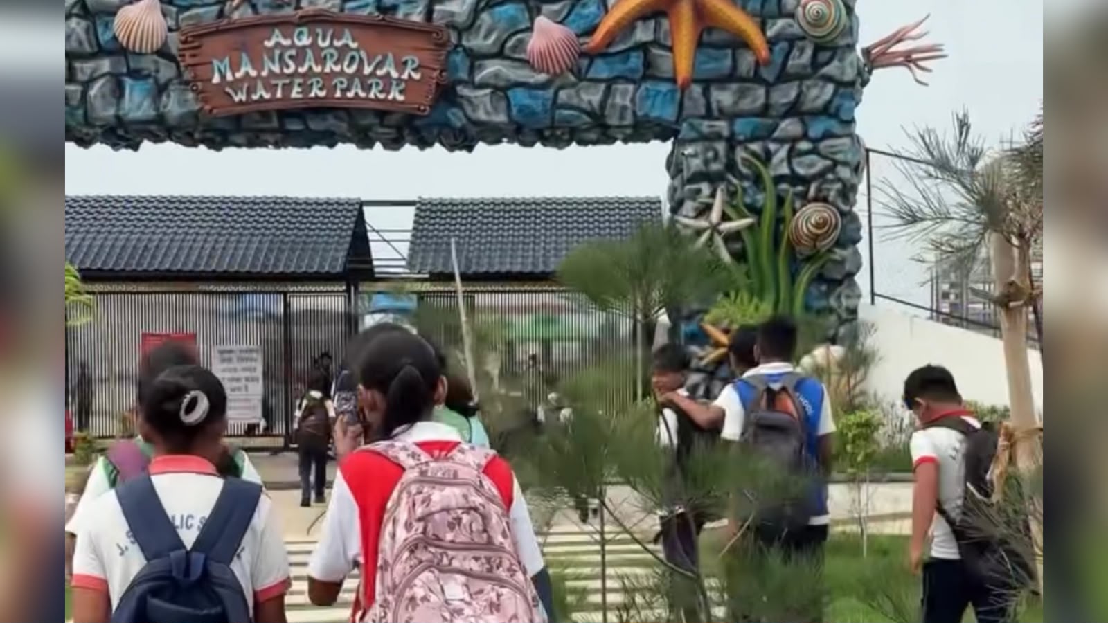 J.S. Public School, Sadhoganj Brings 500+ Students for an Unforgettable School Picnic at Aqua Mansarovar Water Park & Resort